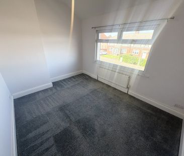 3 bedroom semi-detached house to rent - Photo 6