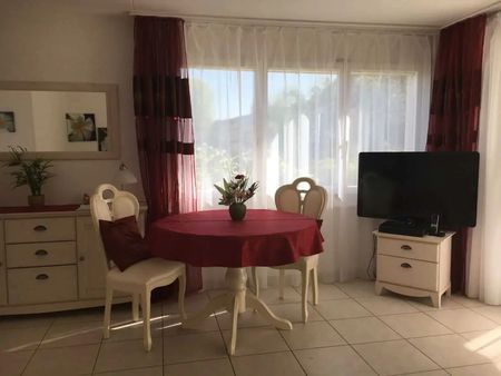 Lichtdurchflutetes 2.5-Zimmer-Apartment mit modernem Komfort im Herzen von Dielsdorf - Photo 2