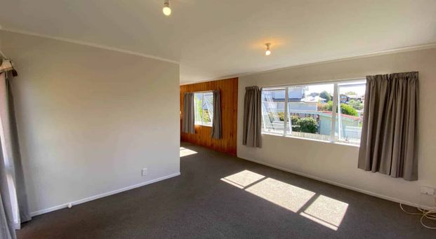 Cute freestanding two bedroom unit - Photo 1