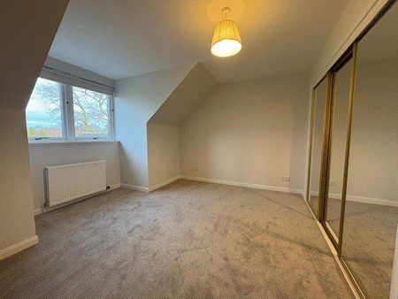 4 bedroom detached house to rent - Photo 3