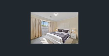 Beautiful family home with exceptional space and versatility - Photo 5