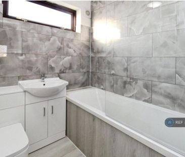 3 bedroom terraced house to rent - Photo 6