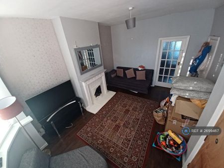 3 bedroom terraced house to rent - Photo 5