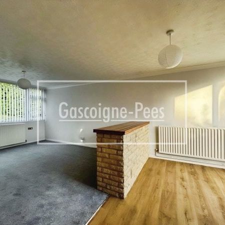 Basingstoke, RG22 - Photo 1