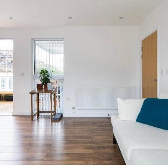 2 bedroom flat to rent - Photo 1