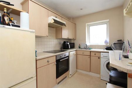 2 bedroom flat to rent - Photo 4