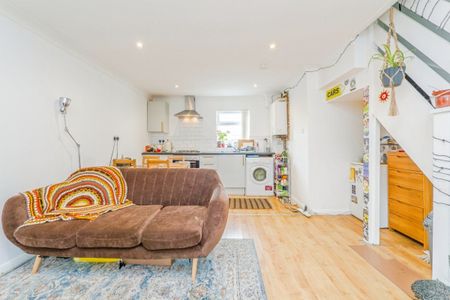 Railway Street - Photo 4