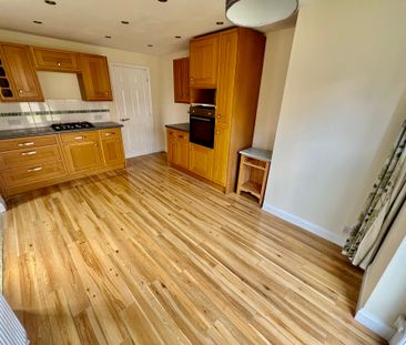 3 bedroom house to rent Longroyd Grove, LS11 - Photo 6