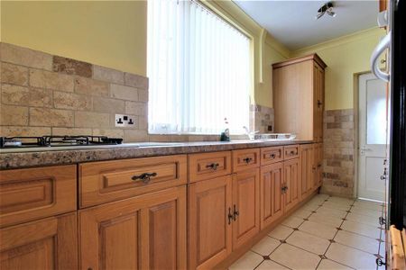 2 bedroom terraced house to rent - Photo 4