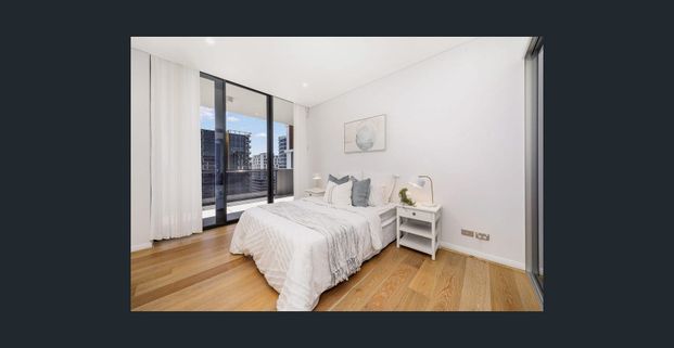 193m² North-Facing Penthouse Featuring a Rooftop Terrace & Stunning Views - Photo 1