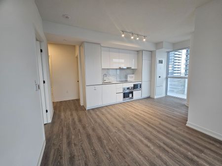 For Lease - 8 Interchange Way Unit# 902, Vaughan, Ontario - Photo 3