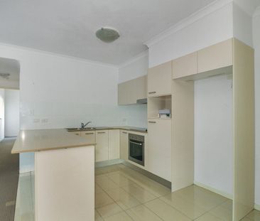 Ideal 2 Bedroom Unit for Comfortable, Easy Living - Photo 5