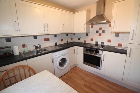 9D Rathcoole Close, Newtownabbey, BT37 9AP - Photo 5