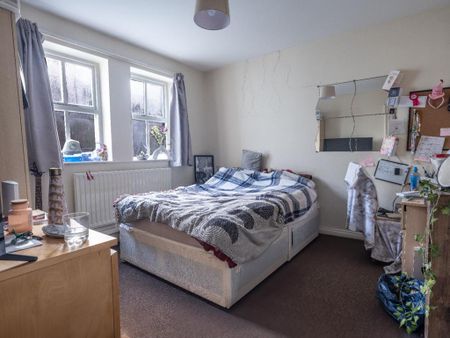 4 bedroom terraced house to rent - Photo 5