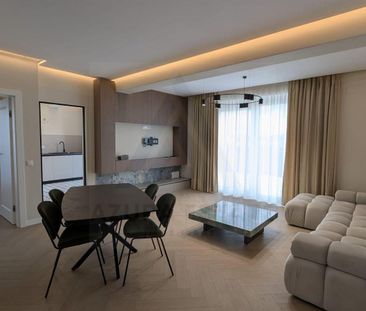 Închiriază Apartament 4 camere Reșița - Fotografie 3