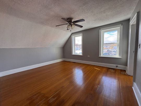 For Lease - 19 Cambridge Street Unit# 2, Kawartha Lakes, Ontario - Photo 1