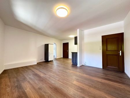2-Zimmer-Wohnung im denkmalgeschützten Stadthaus – zentrumsnah mit Altbau-Charme - Photo 4