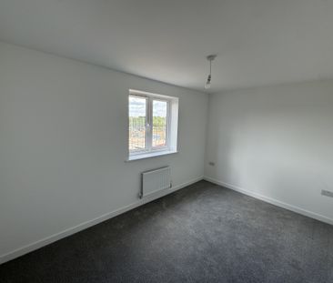 Blumenthal Close, Corby, Weldon - Photo 1