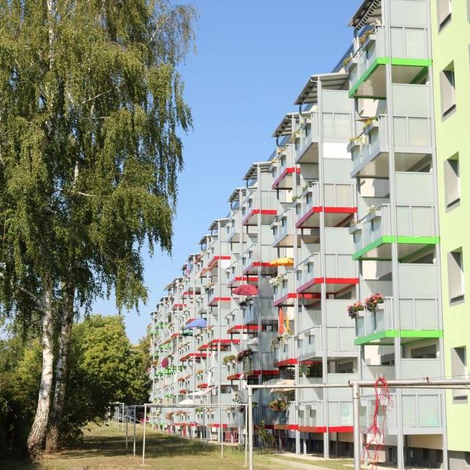 3-Raum-Wohnung mit Balkon in begrünter Wohnlage - Foto 1