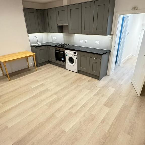 3 bedroom flat to rent - Photo 1