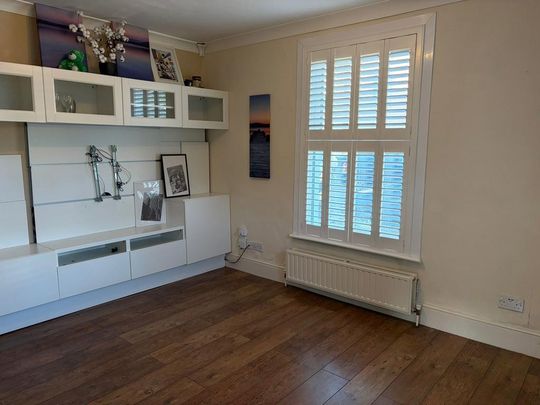 3 bedroom end of terrace house to rent - Photo 1