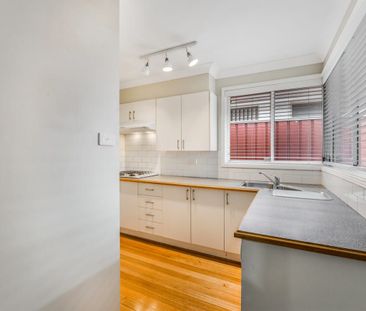 Modern & Stylish Family Home in Prime Hoxton Park Location! - Photo 3