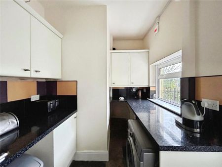 2 bedroom end of terrace house to rent - Photo 3