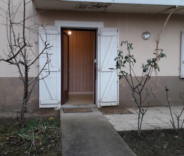 APPARTEMENT T2 A LOUER - LE COTEAU - AVENUE DE LA LIBERATION - Photo 2