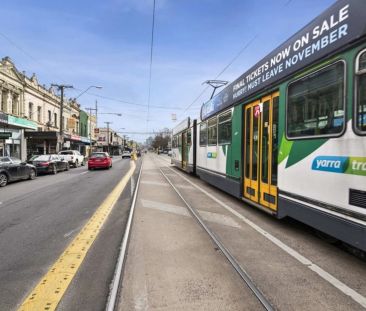 Top-Floor Spacious Apartment in Prime Richmond Location with small ... - Photo 6