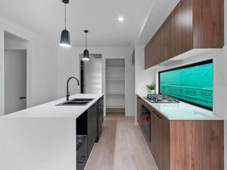 Family Home Ready for You! - Photo 5