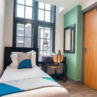 Room in a Shared Flat, Renshaw Street, L1 - Photo 1
