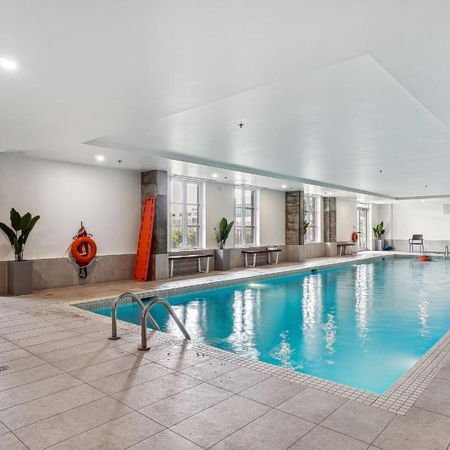 LUXURIOUS FULLY-FURNISHED CONDO - Photo 4