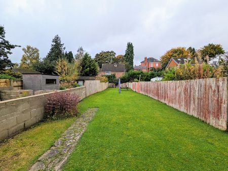 Park Avenue, Oswestry - Photo 2