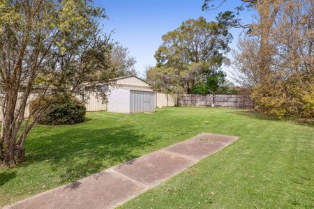 Spacious Living - Photo 5