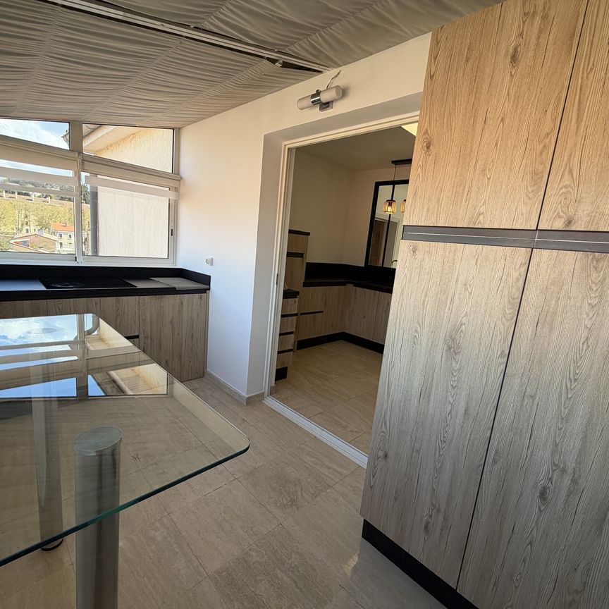 Location Appartement 4 pièces 140m² MONTELIMAR 26200 - Photo 1