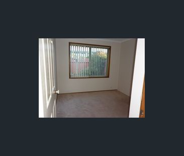 3 Bedroom Townhouse in Jerrabomberra - Photo 4