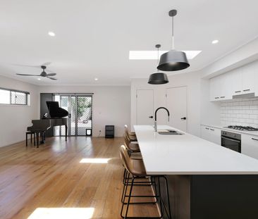 Modern home with solar and battery storage! - Photo 5