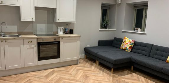 1 bed studio flat to rent in Old Pound House, Kingscourt Lane, Stroud, GL5 - Photo 2