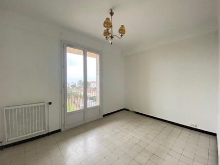 Proche Arceaux - T3 Bis - 66.69 m² - Photo 3