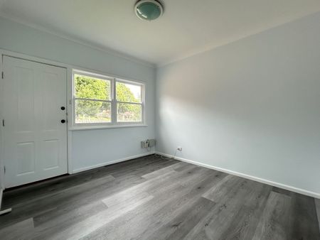 Stylish One-Bedroom Unit in Prime Coniston Location - Photo 2