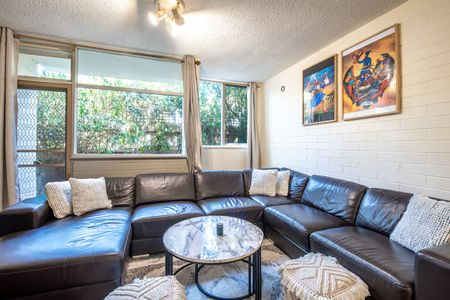 Charming & Affordable Living in the Heart of Mount Eliza - Photo 4