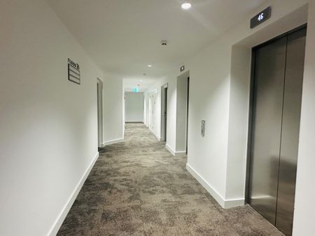 1 Bed Flat, Blade Tower, M15 - Photo 2