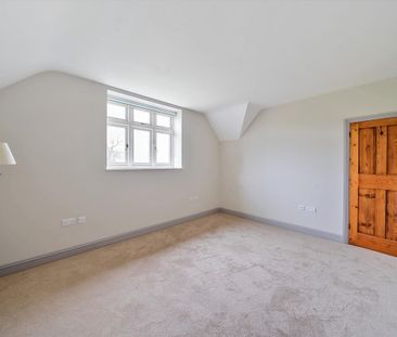 A charming two-bedroom cottage at the heart of the Gorhambury Estat... - Photo 2