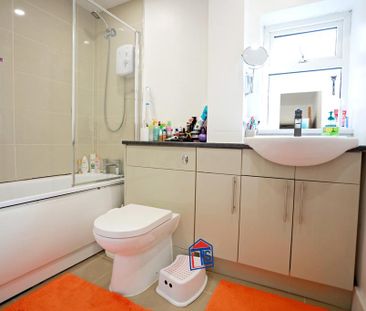 3 bedroom flat to rent - Photo 5