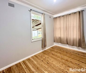 Fully Renovated Family Home - Photo 2