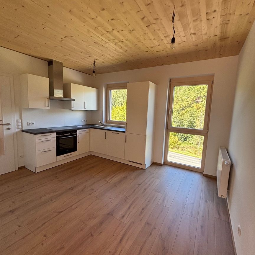 ERSTBEZUG - Moderne 3-Zimmer-Wohnung im Landhausstil mit Balkon - Tierpark & Badesee in der Nähe - Photo 1