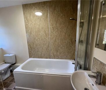 3 bedroom semi-detached house to rent - Photo 3