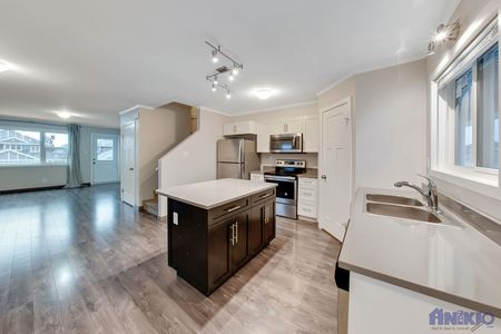 3 Bedroom Townhouse Condo in Stonebridge - Photo 3