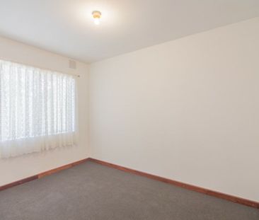 Delightful 2-Bedroom, 1-Bathroom Unit *Open Thurs 18th Dec 4.30 to ... - Photo 6