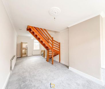 2 bedroom terraced house to rent - Photo 3